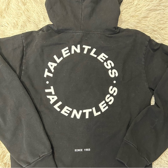 ◾️Talentless Circle Logo Black Hoodie - Picture 9 of 13